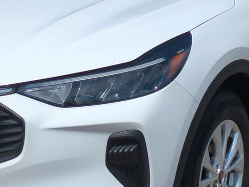 Used 2023 Ford Escape Active FWD image 11