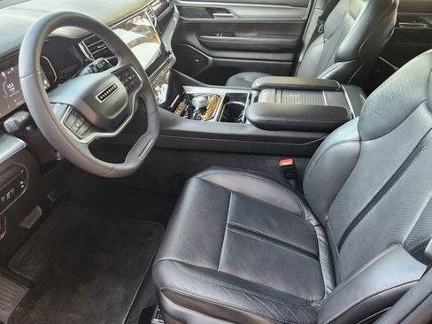 Used 2022 Jeep Wagoneer Series III image 4