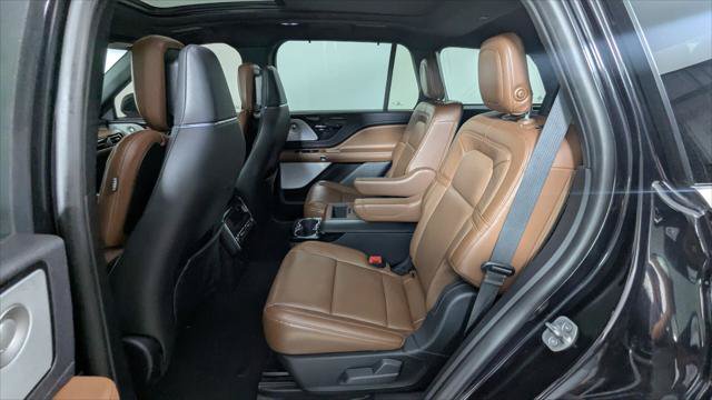 Used 2020 Lincoln Aviator Grand Touring w/ Equipment Group 302A AWD/4WD image 18