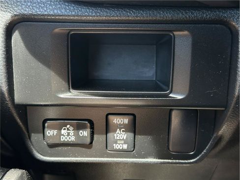Used 2016 Toyota Tacoma TRD Sport w/ Premium & Technology Package AWD/4WD image 27