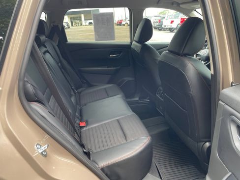 Used 2025 Nissan Rogue SV AWD/4WD image 36