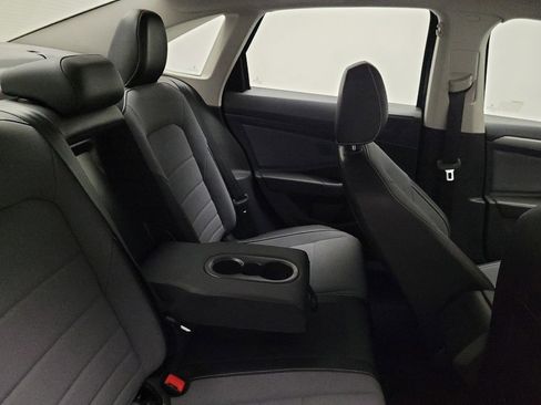 Used 2025 Volkswagen Jetta SE image 19