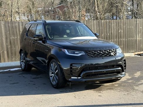 Certified 2025 Land Rover Discovery Dynamic SE image 8