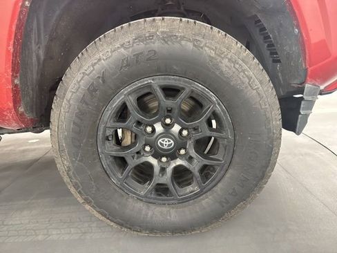 Used 2019 Toyota Tacoma SR5 image 9