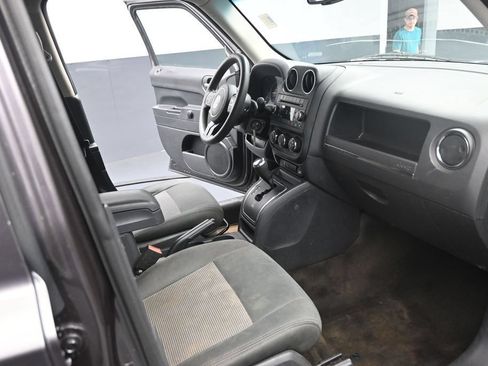 Used 2015 Jeep Patriot Sport FWD image 24