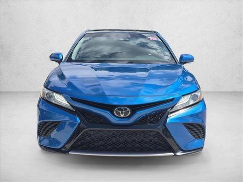 Used 2018 Toyota Camry XSE FWD image 2