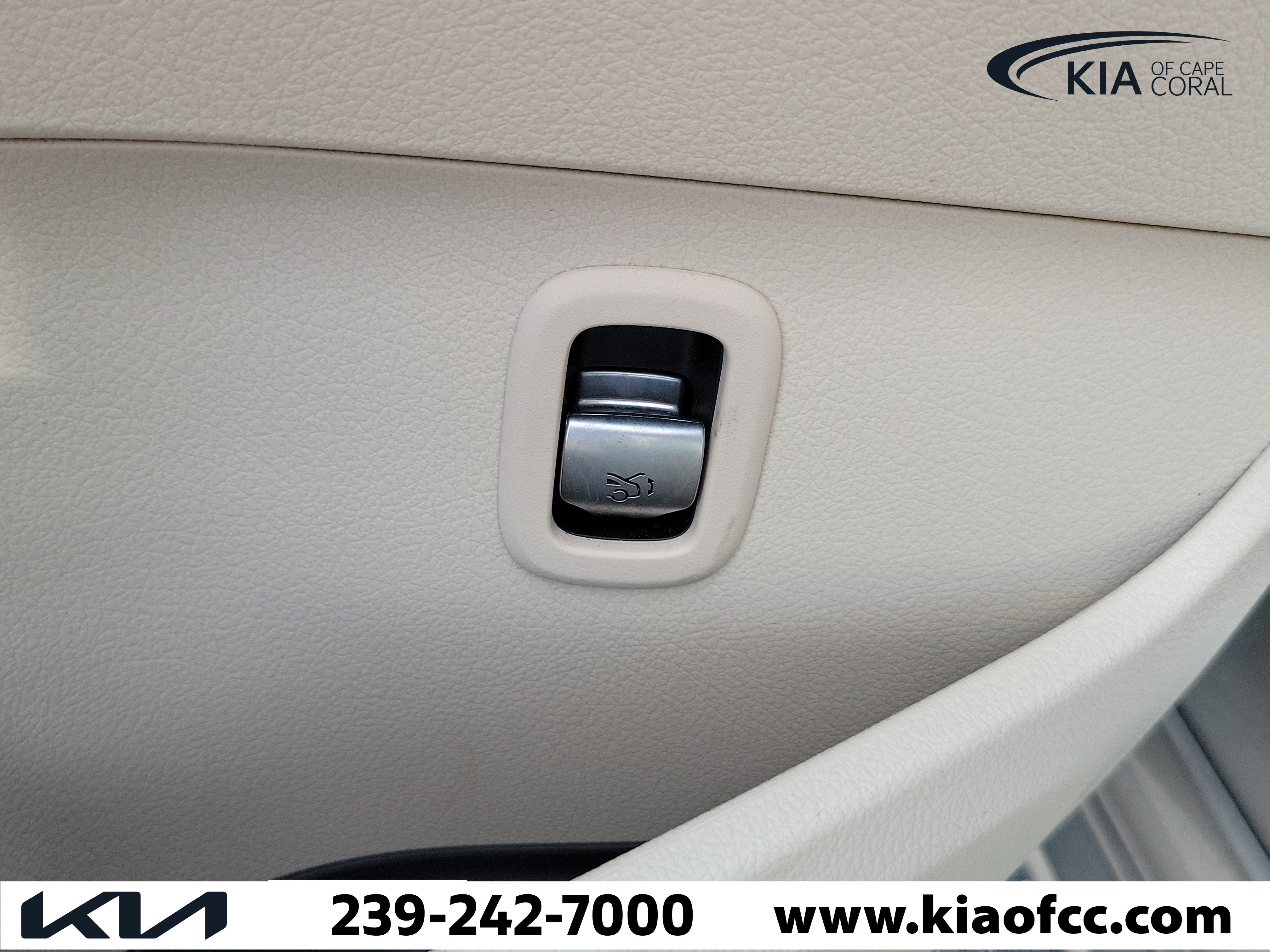 Used 2022 Mercedes-Benz C 300 4MATIC Sedan image 25