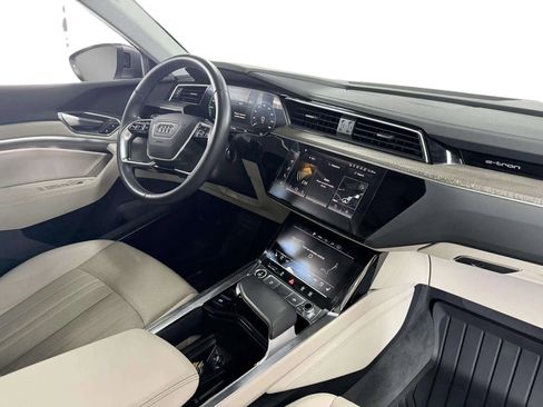 Used 2022 Audi e-tron Premium Plus image 30