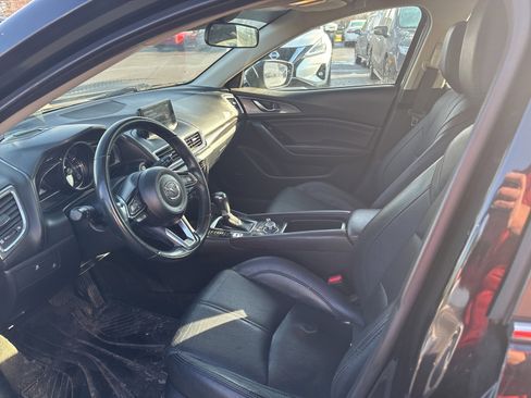 Used 2017 MAZDA MAZDA3 Grand Touring image 13