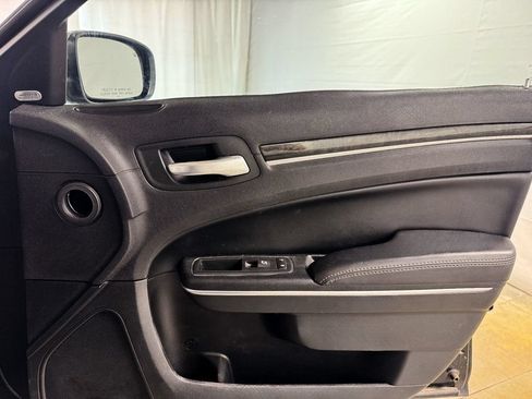 Used 2016 Chrysler 300 C AWD/4WD image 18