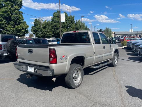Used 2007 Chevrolet Silverado 2500 LT w/ Skid Plate Package AWD/4WD image 5