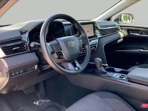 Used 2025 Toyota Camry LE FWD image 17