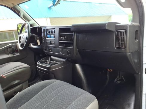 Used 2020 GMC Savana 2500 w/ Driver Convenience Package RWD image 22
