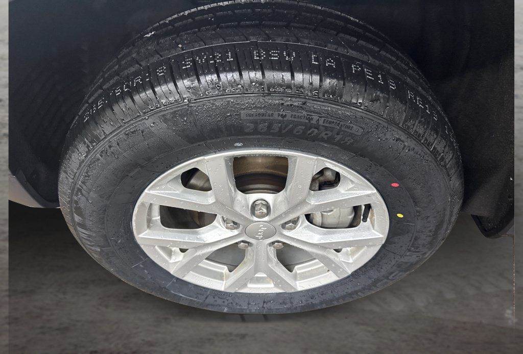 Used 2023 Jeep Grand Cherokee Limited AWD/4WD image 18