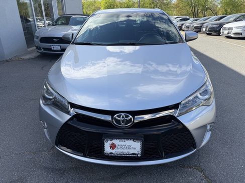 Used 2017 Toyota Camry SE FWD image 2