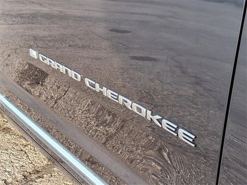 Used 2023 Jeep Grand Cherokee Summit image 45