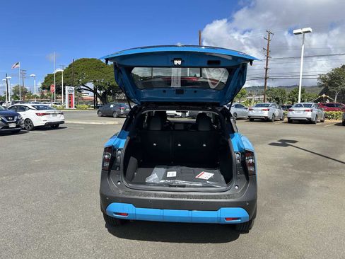 New 2026 Nissan Kicks SR FWD image 11