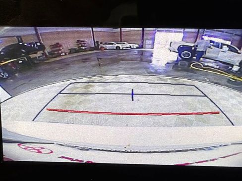 Used 2017 Toyota Corolla LE image 29