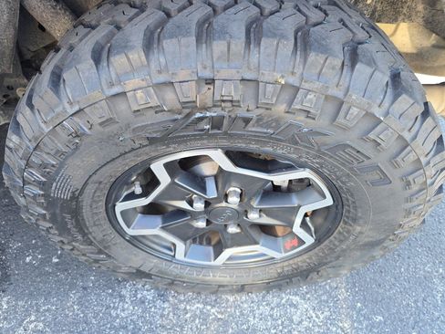 Used 2021 Jeep Gladiator Sport image 30