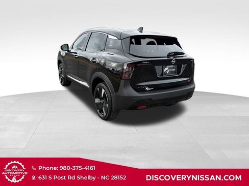 New 2026 Nissan Kicks SR w/ SR Premium Package FWD image 9