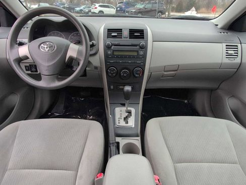 Used 2010 Toyota Corolla image 16