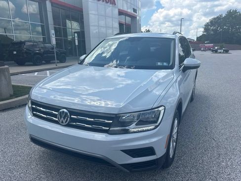 Used 2018 Volkswagen Tiguan SE w/ Panoramic Sunroof Package AWD/4WD image 10