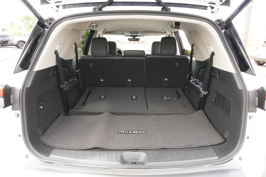 Certified 2026 Nissan Pathfinder SL AWD/4WD image 8