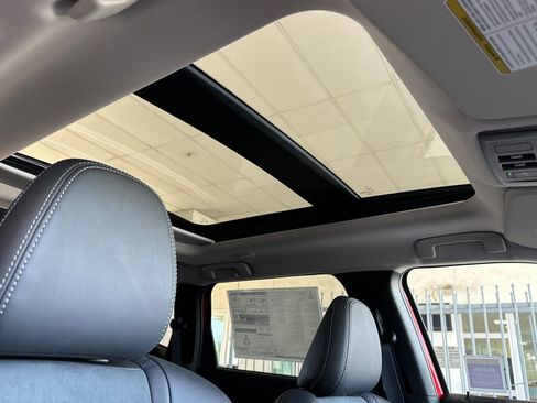 New 2025 Mitsubishi Outlander SE image 16