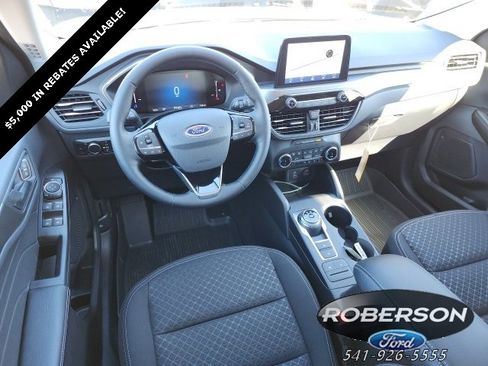 Used 2025 Ford Escape Active w/ Cold Weather Package image 17
