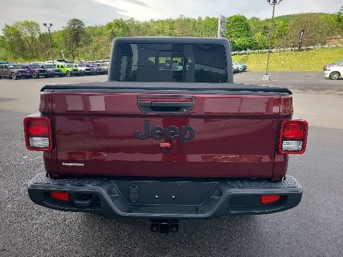 Used 2022 Jeep Gladiator Sport AWD/4WD image 4