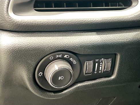 New 2026 Chrysler Pacifica Select image 20