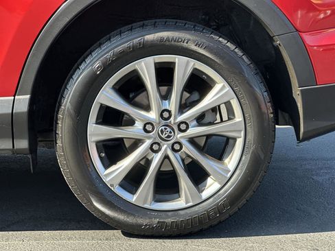 Used 2017 Toyota RAV4 Limited image 8