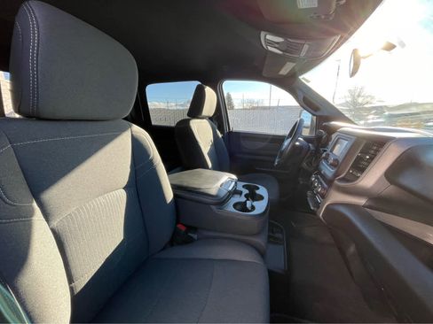 Used 2024 RAM 2500 Tradesman w/ Chrome Appearance Group image 29