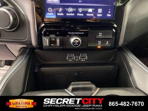 Used 2025 RAM 1500 Big Horn AWD/4WD image 23