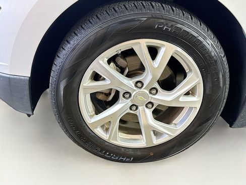 Used 2018 Chevrolet Equinox LT image 38