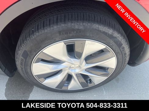 Used 2024 Tesla Model Y Long Range AWD/4WD image 12
