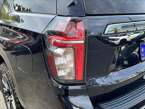Used 2022 Chevrolet Tahoe Z71 w/ Luxury Package AWD/4WD image 22