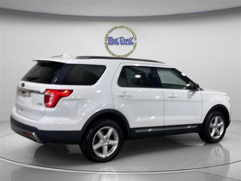Used 2016 Ford Explorer XLT AWD/4WD image 6
