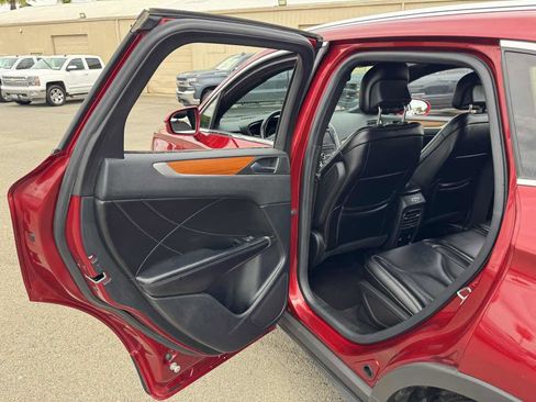 Used 2019 Lincoln MKC Select w/ Select Plus Package AWD/4WD image 19
