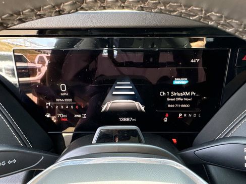 Used 2025 GMC Yukon Elevation image 22