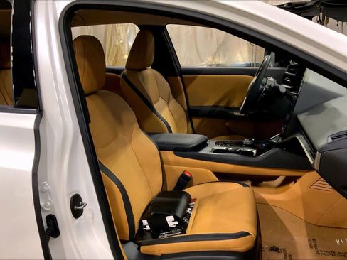 Certified 2023 Lexus RZ 450e Premium image 9