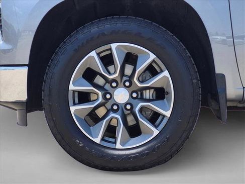 Used 2023 Chevrolet Silverado 1500 LT AWD/4WD image 24