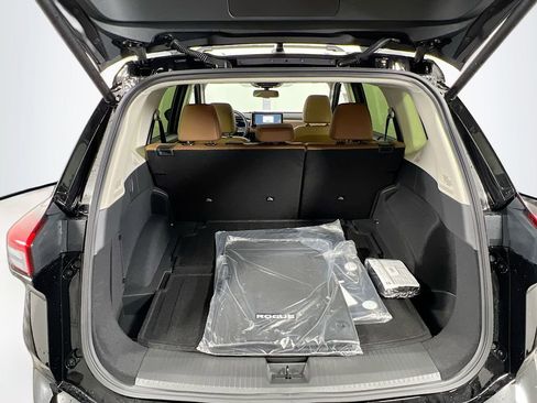 New 2026 Nissan Rogue Platinum image 25