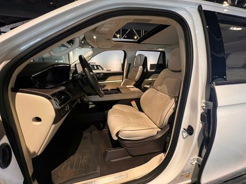 Used 2024 Lincoln Navigator Black Label AWD/4WD image 16