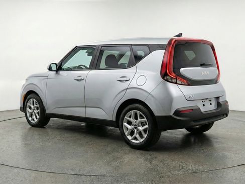 Used 2025 Kia Soul LX w/ LX Technology Package image 6