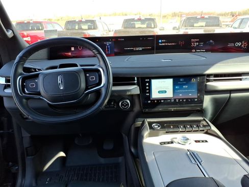 Used 2025 Lincoln Navigator L Reserve w/ Jet Appearance Package AWD/4WD image 16