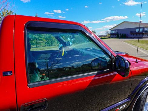 Used 1997 Chevrolet S10 Pickup LS w/ Preferred Equipment Group RWD image 24