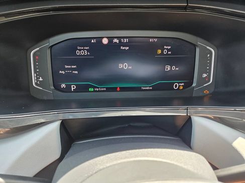 Used 2022 Volkswagen Taos SEL w/ Panoramic Sunroof Package FWD image 15