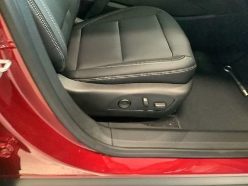 New 2025 Chevrolet Blazer EV LT image 32