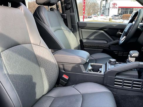 Used 2024 Toyota Tacoma Limited image 9